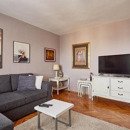 Spacious Modern Apartment In Peaceful Neighborhood Skopje Eksteriør billede