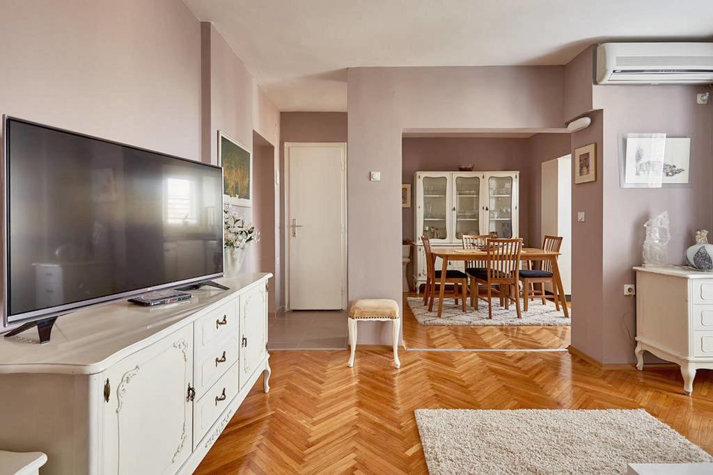 Spacious Modern Apartment In Peaceful Neighborhood Skopje Eksteriør billede